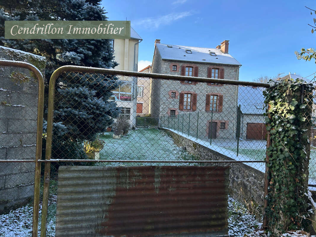 Maison à SAINT-DIZIER-LEYRENNE