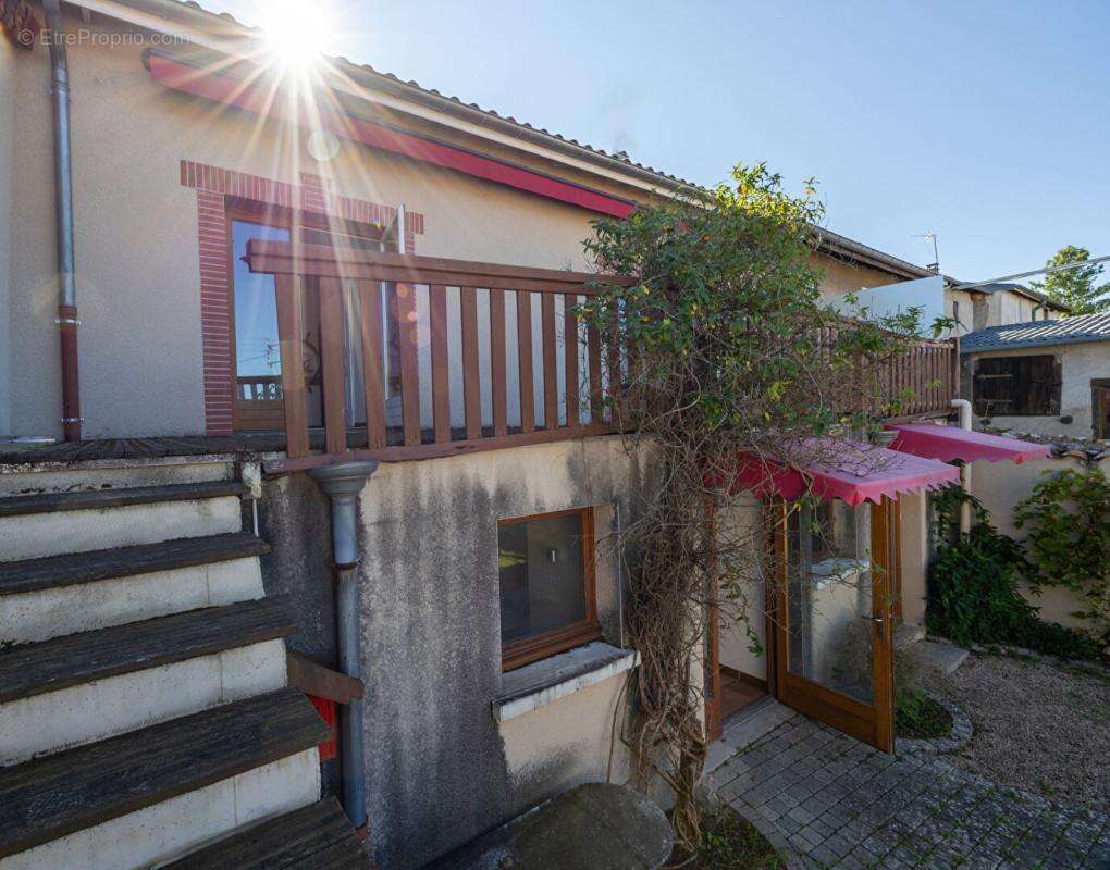 Maison à PANISSIERES