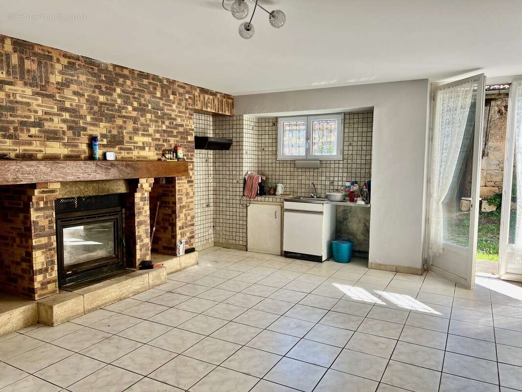 Appartement à BLANQUEFORT-SUR-BRIOLANCE