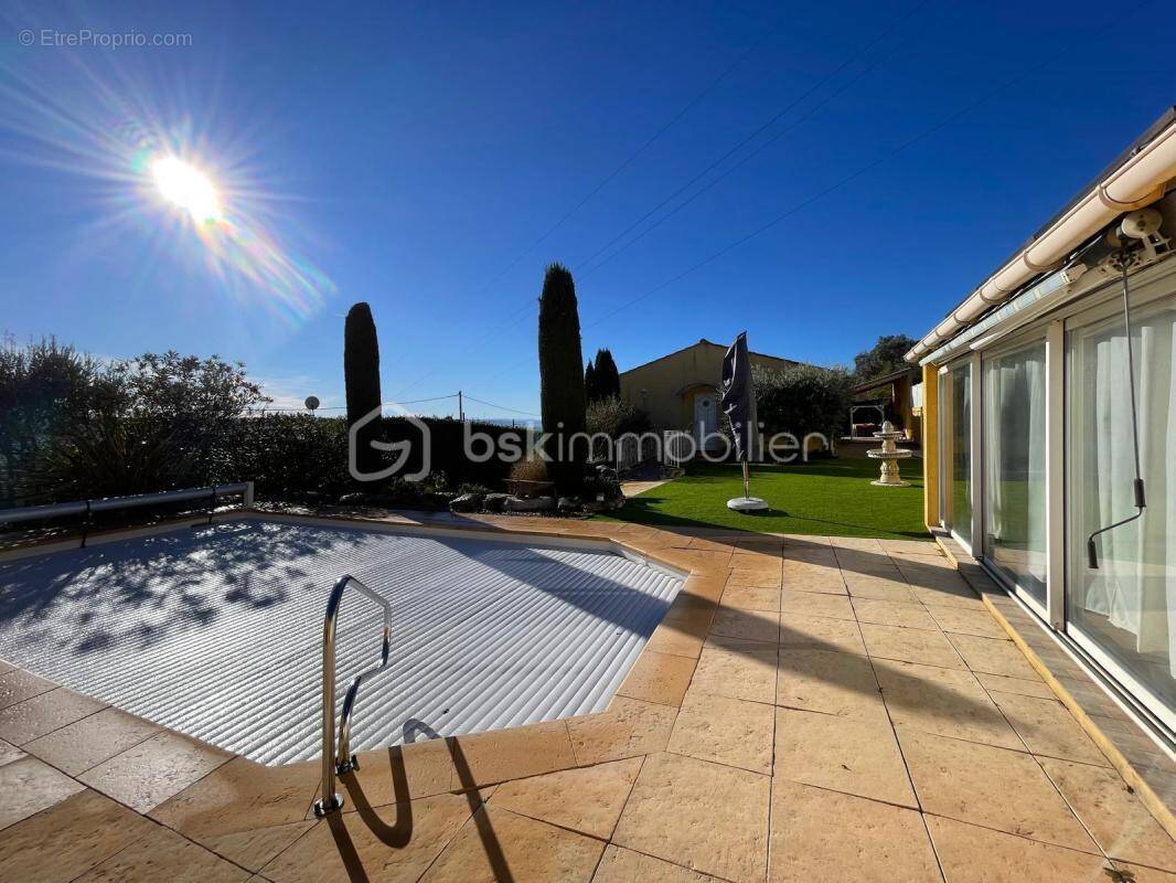 Maison à VILLENEUVE