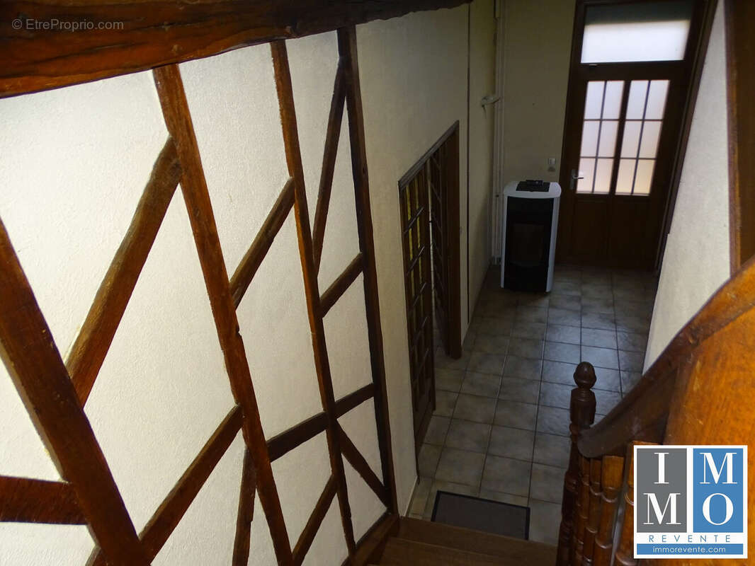 Maison à DUN-SUR-AURON