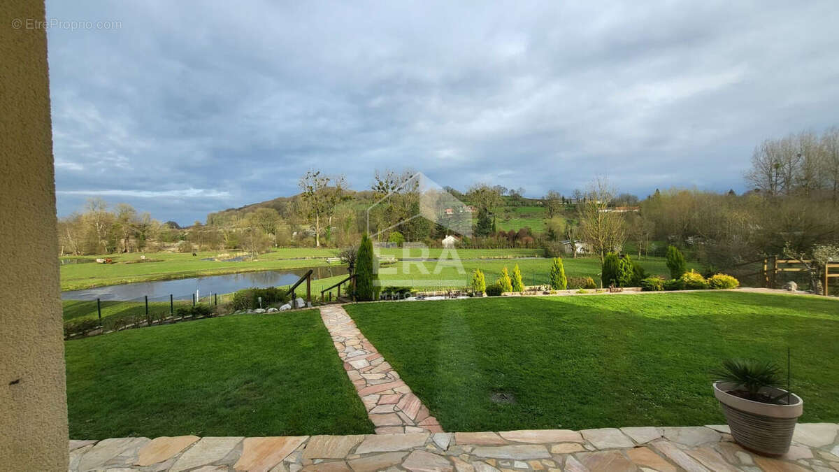 Maison à BEAURAINVILLE