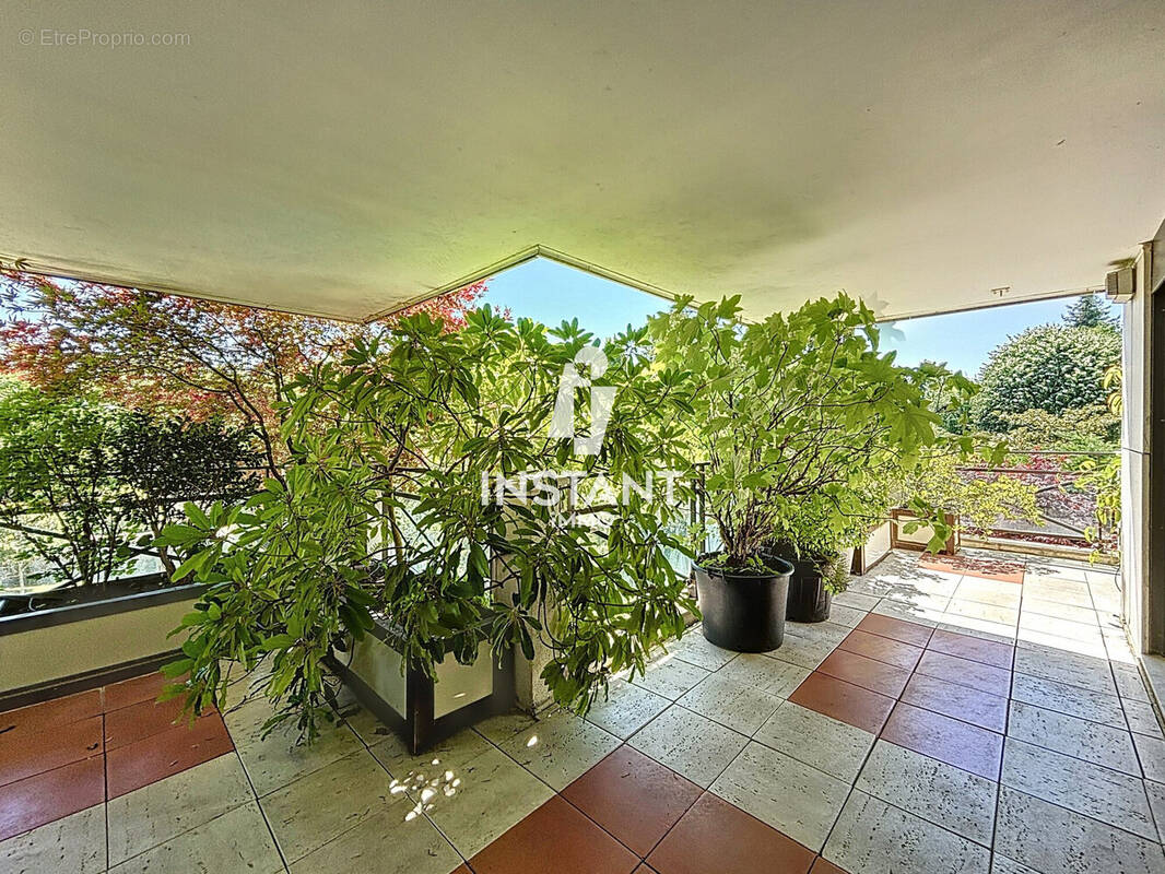 Terrasse coté séjour  - Appartement à NOGENT-SUR-MARNE