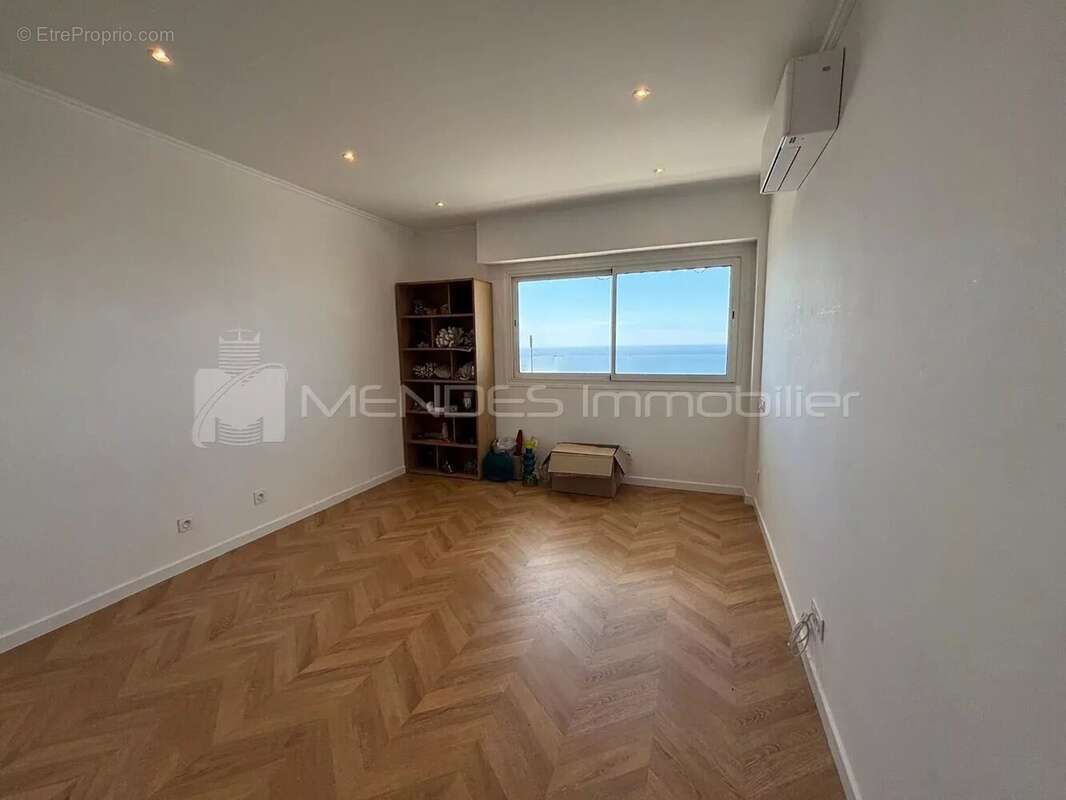 Appartement à ROQUEBRUNE-CAP-MARTIN