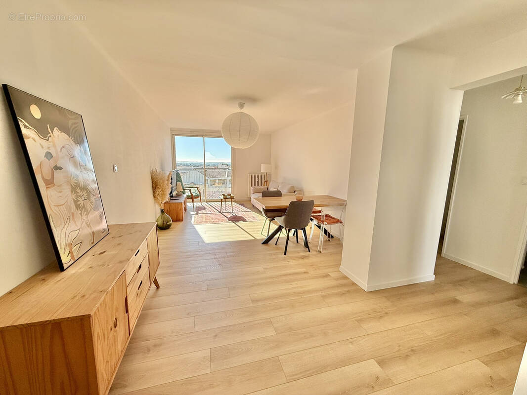 Appartement à HYERES