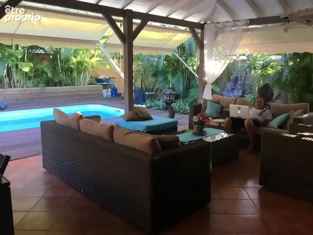 Proche bourg villa avec piscine et carbet à SAINT FRANCOIS (971) - photo 2