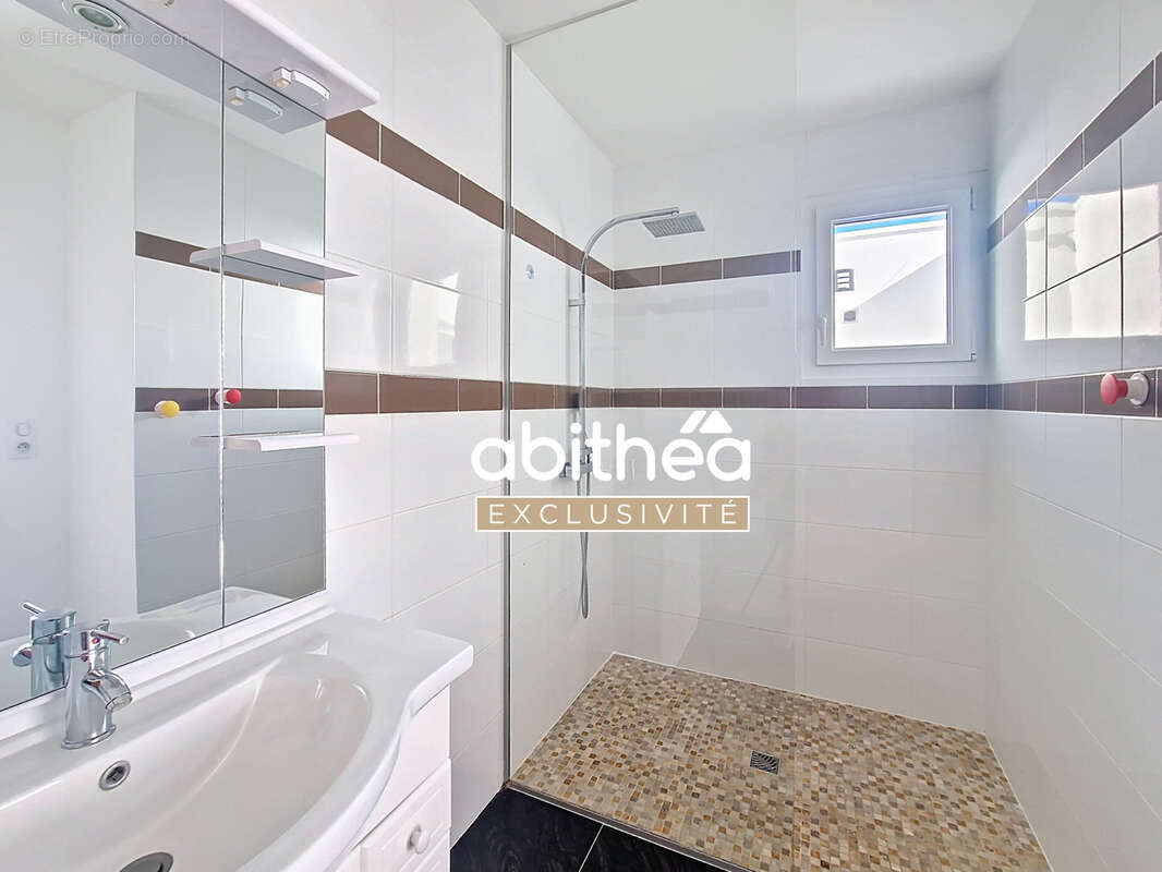 Maison à CHENAC-SAINT-SEURIN-D&#039;UZET