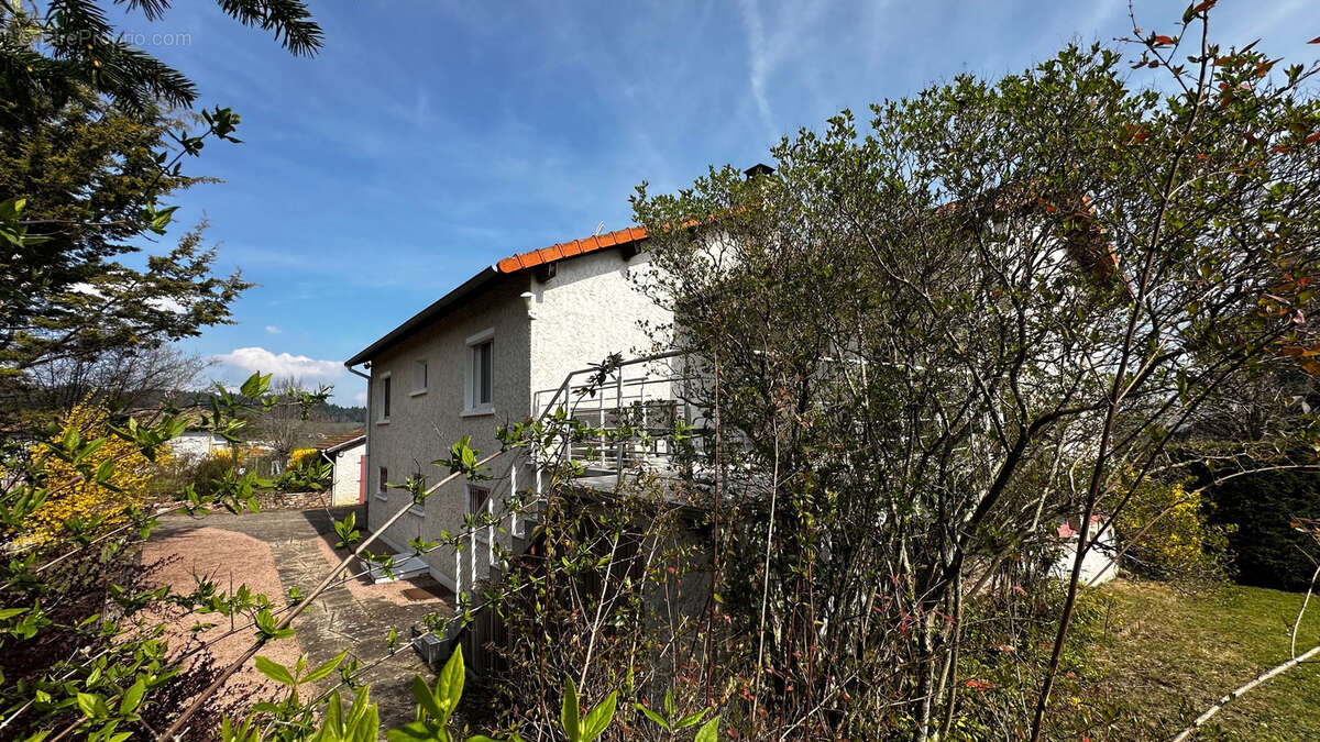 Maison à AMBIERLE