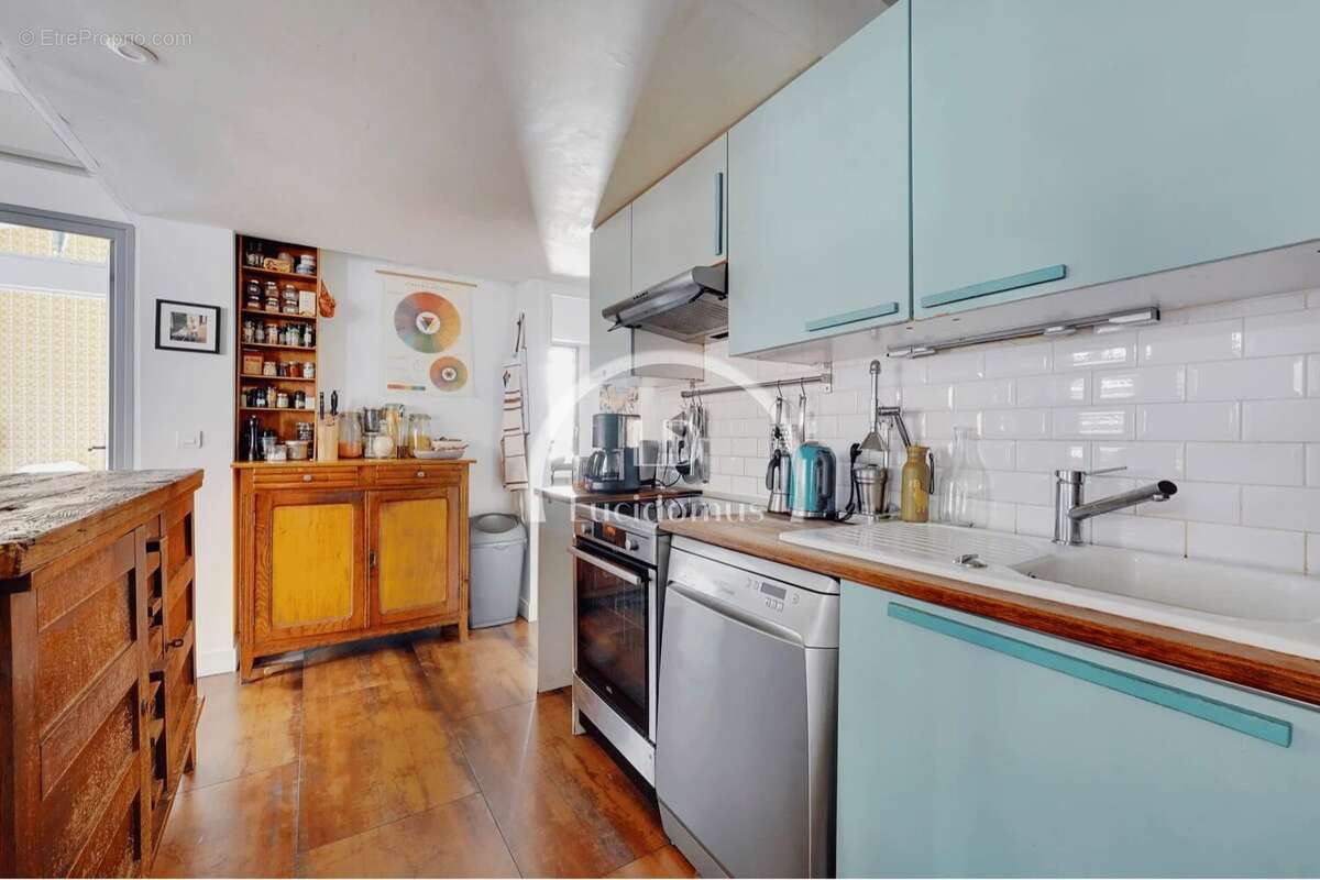 Appartement à PARIS-18E