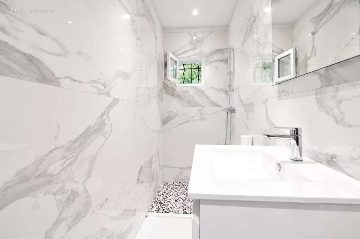 Appartement à SAINT-MARTIN-DU-VAR