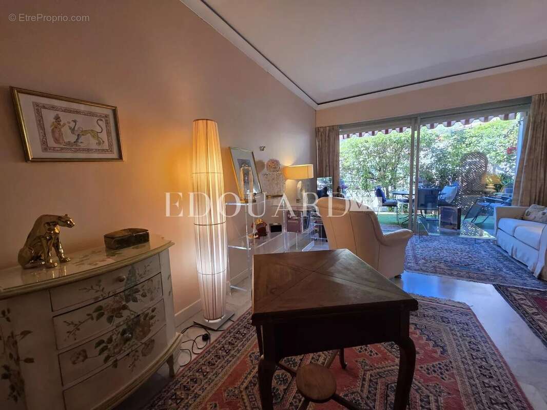 Appartement à ROQUEBRUNE-CAP-MARTIN