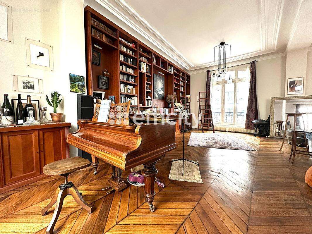 Appartement à PARIS-11E