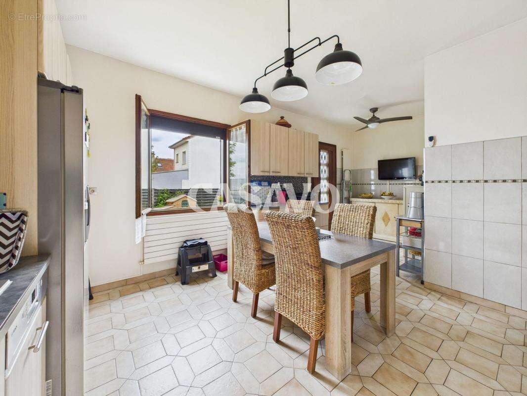 Maison à SARTROUVILLE