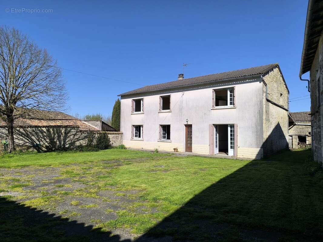 Maison à VILLEMAIN