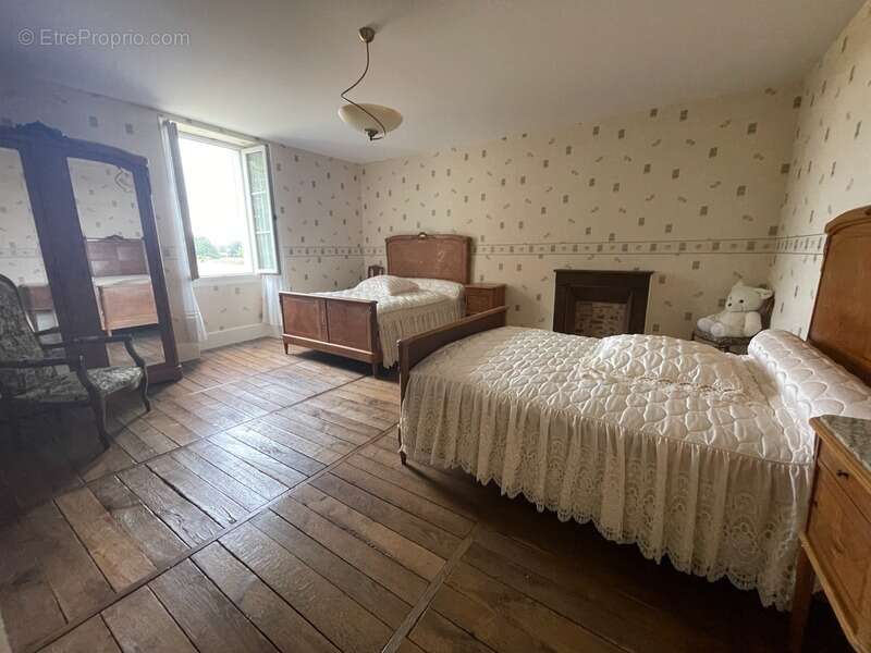 Maison  sur 8853 m2  avec étang, jardin plat et dépendances - photo 21