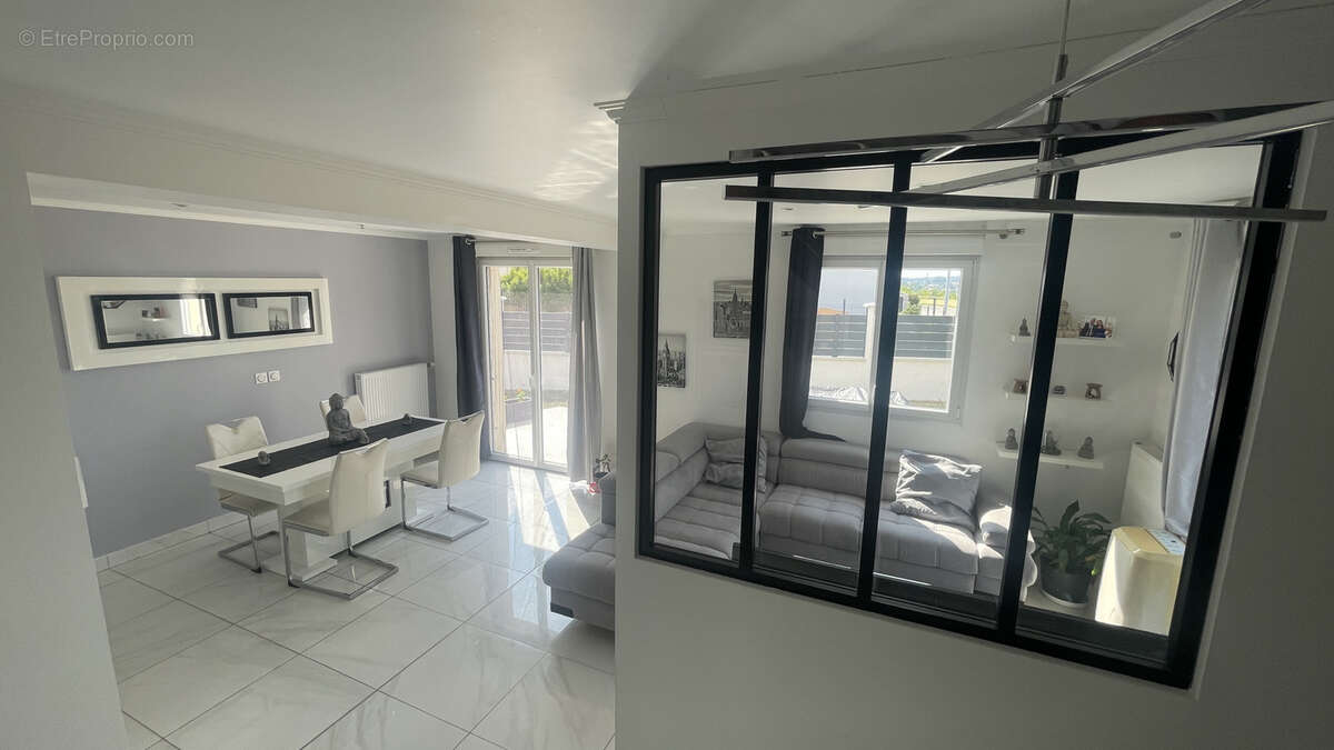Maison individuelle de trois chambre sur 323m2 de terrain - photo 7