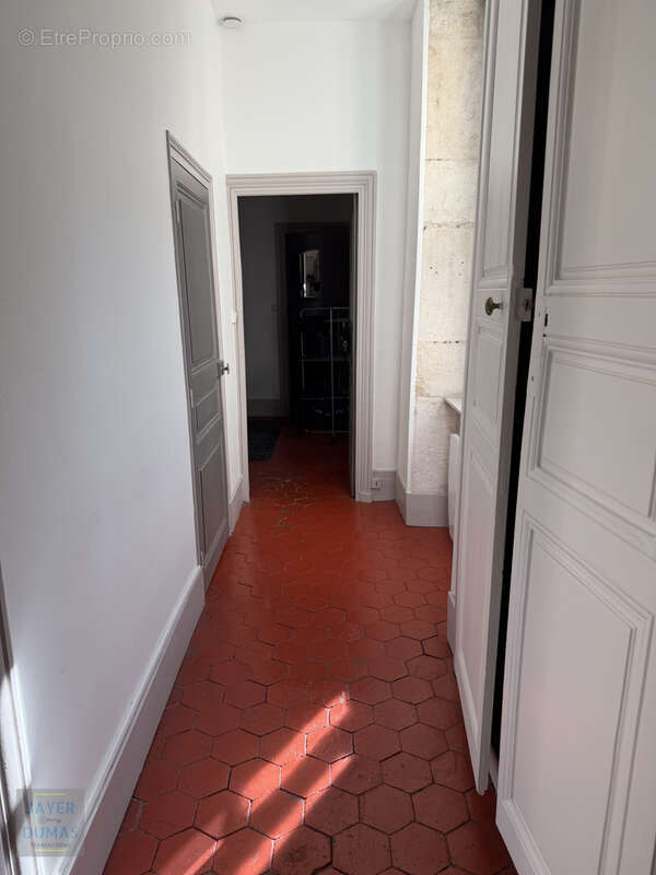 CHALON-SUR-SAONE - Appartement T2 Centre-Ville dans petite copropriété - - photo 4