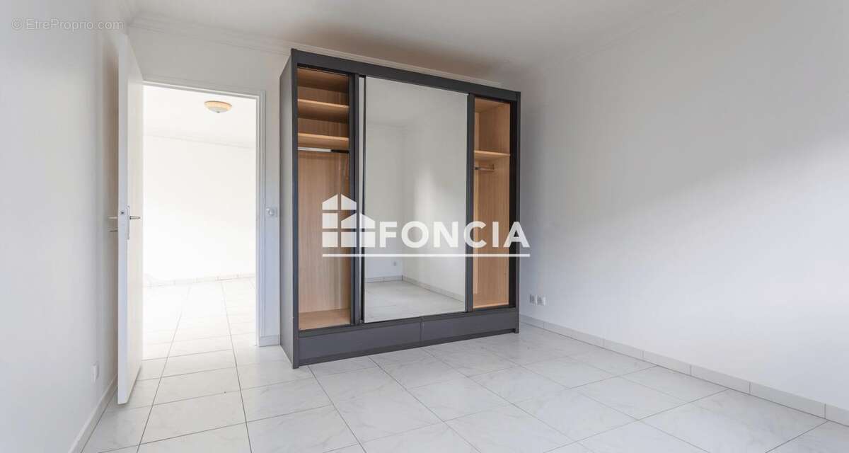 Appartement à SAINTE-GENEVIEVE-DES-BOIS