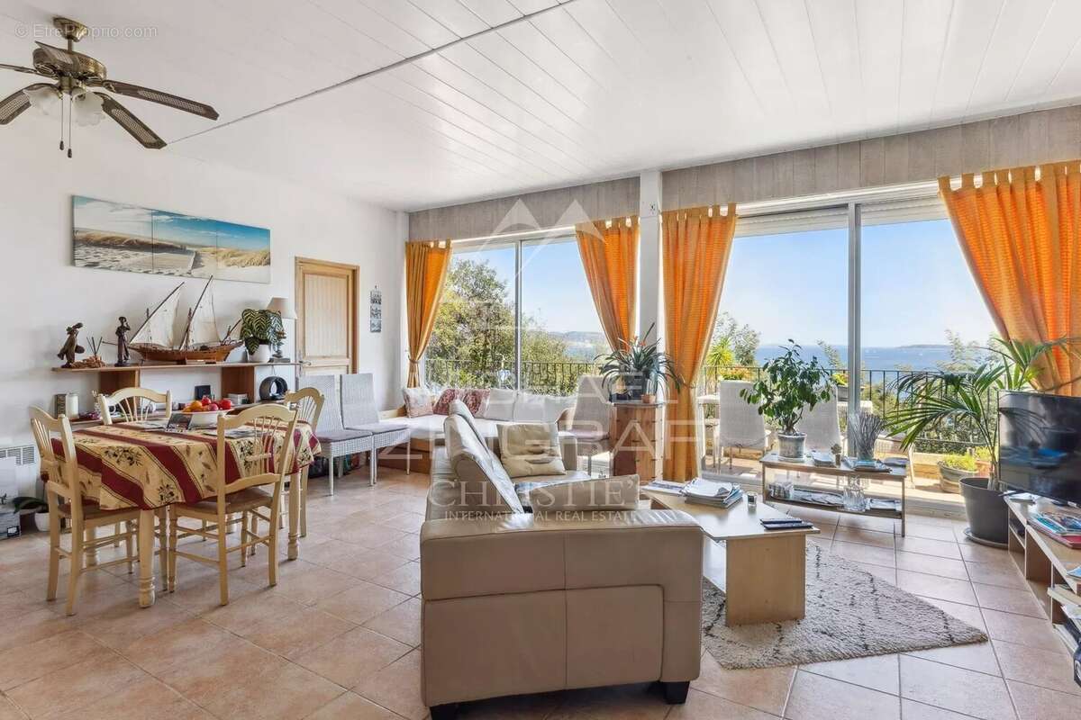 Maison à THEOULE-SUR-MER