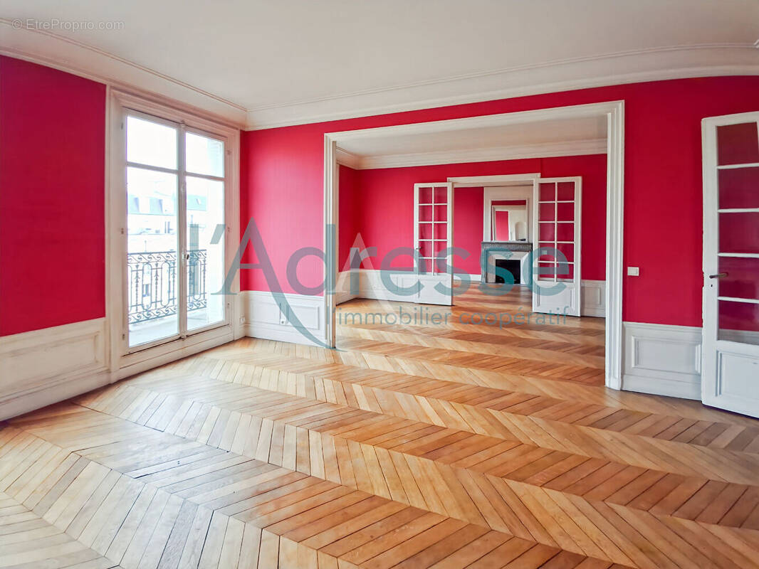 Appartement à PARIS-16E