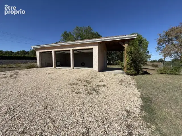 MAISON de plain pied 3 CHAMBRES sur plus D'UN HECTARE et triple garage - photo 15