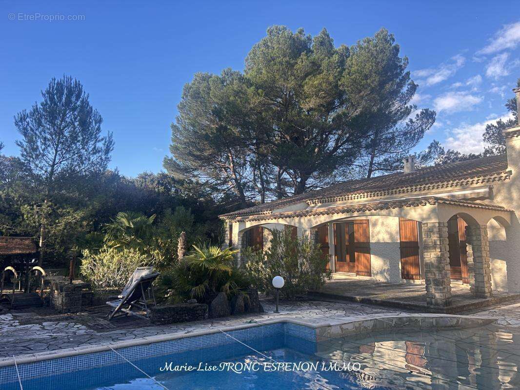 Maison à PERNES-LES-FONTAINES