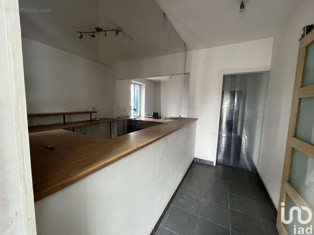 Photo 2 - Commerce à SAINT-GERMAIN-LAVAL