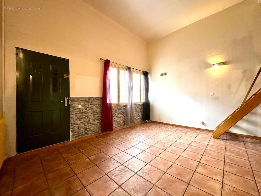 Appartement à MARSEILLE-7E