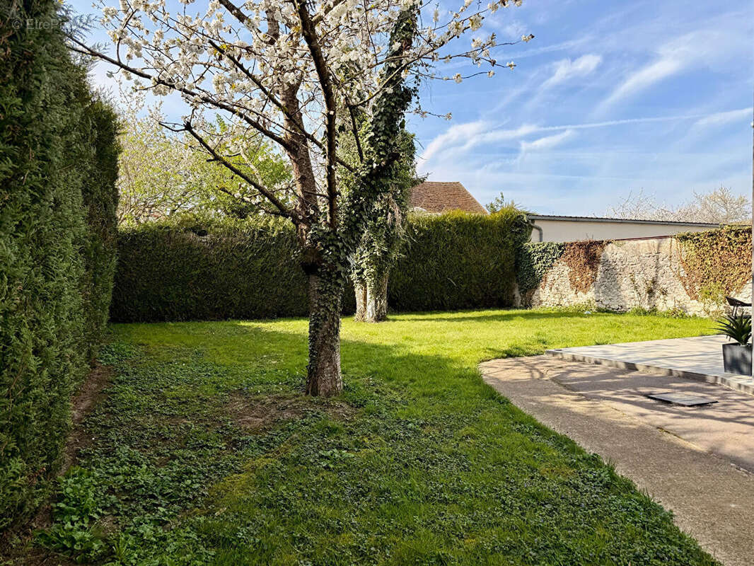 Maison à EVRY-GREGY-SUR-YERRE