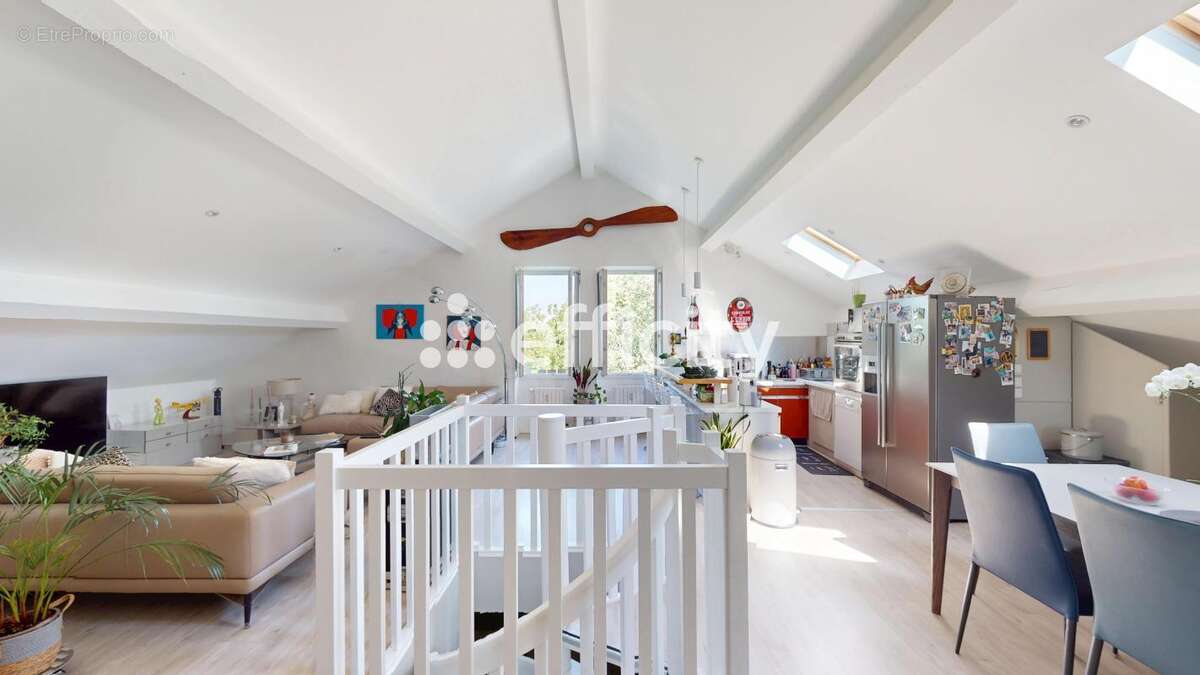 Appartement à FONTAINES-SUR-SAONE