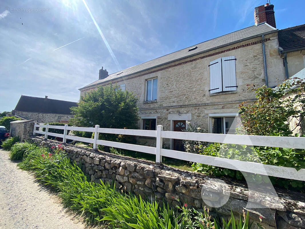 Longère en pierres 4 chambres avec jardin - photo 11