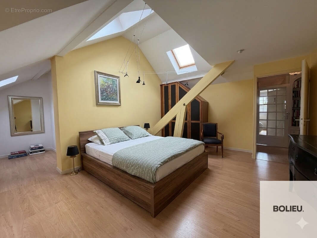 Cranves-Sales - Spacieuse villa avec piscine + Dépendances - photo 15