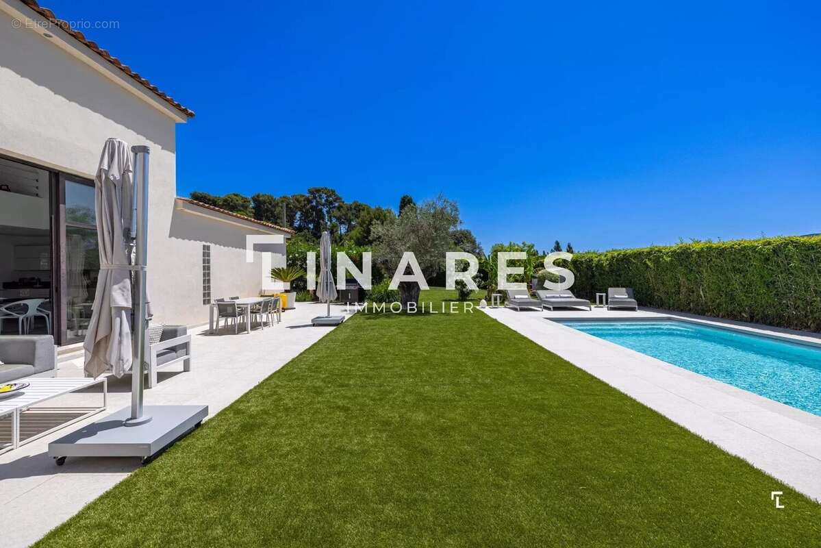 LIGNES D'EXCEPTION - Villa Plain Pied T5 de 172m2 - Piscine sel chauffée -  Terrain 1400m2 - 13011 Marseille - photo 20