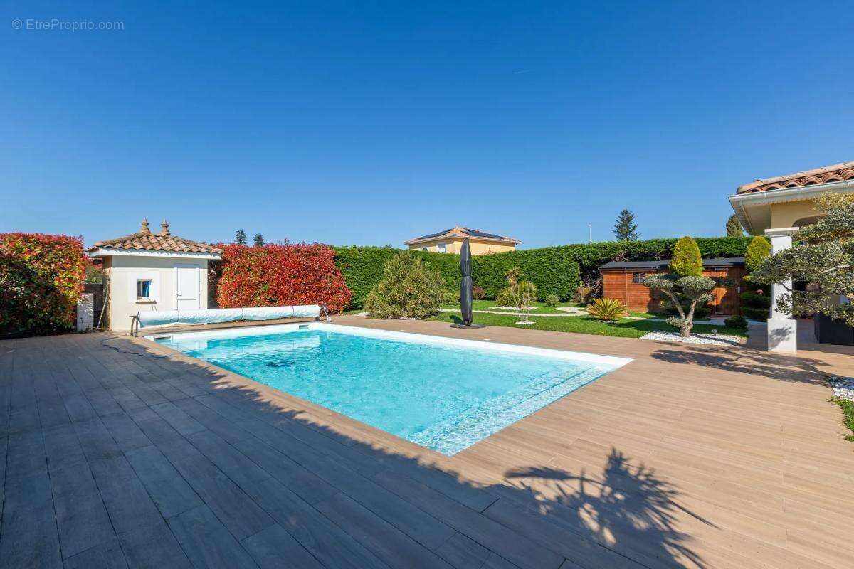 Maison à SAINT-BONNET-DE-MURE