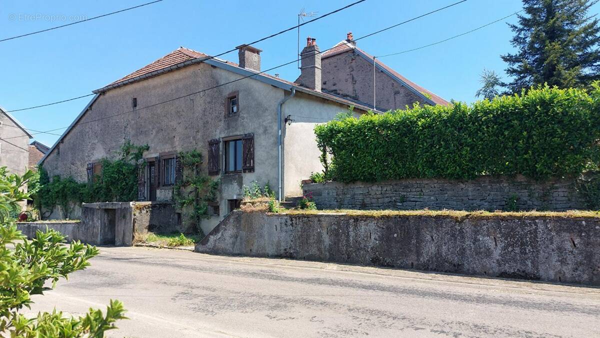 Maison à MAILLERONCOURT-SAINT-PANCRAS