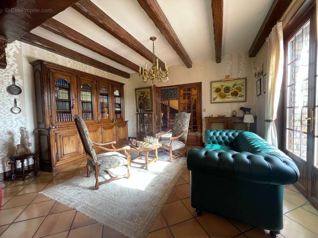 Dpt Pas-De-Calais(62) , à vendre propriété P(8) de 304m2 , terrain de 3000m2 ,double garages, véranda , pergola , cave à vins - photo 2