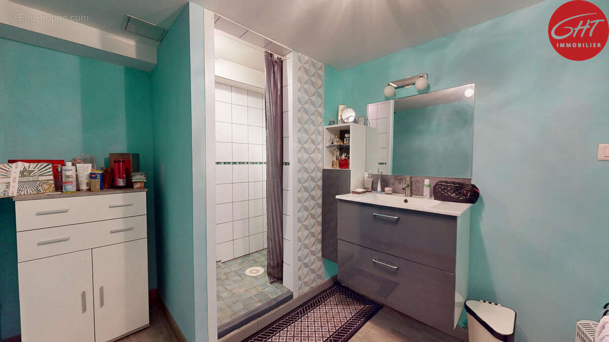 Appartement à HYEVRE-PAROISSE