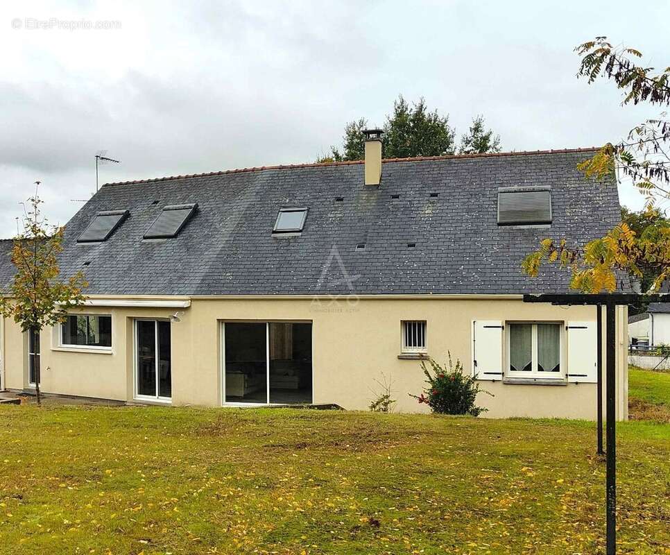 Maison à LA CHAPELLE-SAINT-LAUD