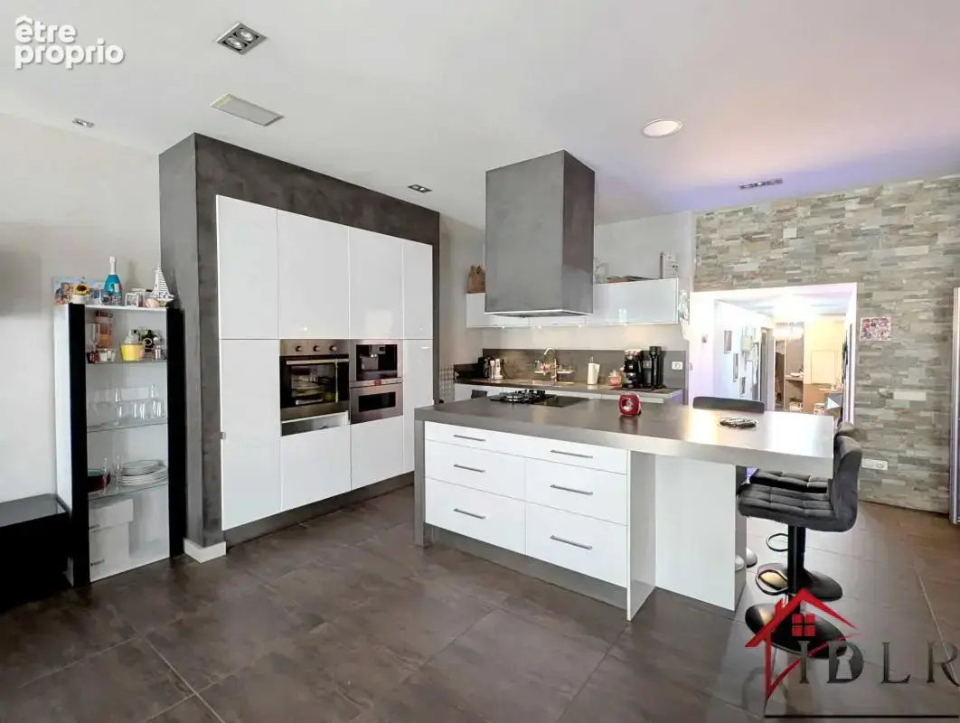 Appartement 146 m2 à Oyonnax   De l'espace pour vivre et rec - photo 4