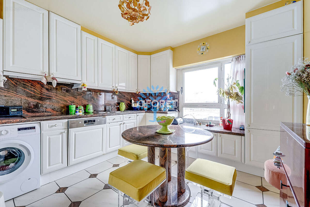 Appartement à PARIS-12E