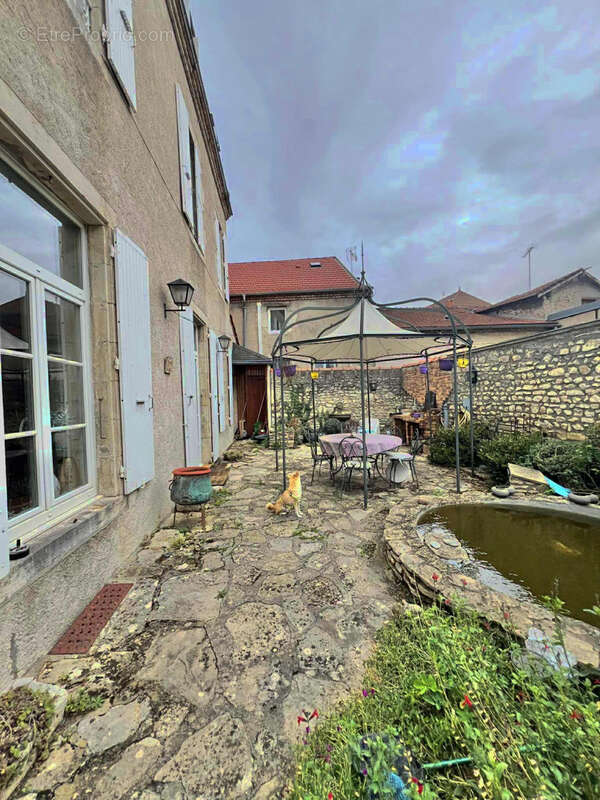 GANNAT Centre, belle maison de caractère de 193 m2 habitables - photo 13