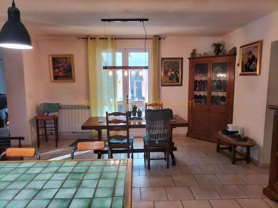 Maison à SAINT-MAIME