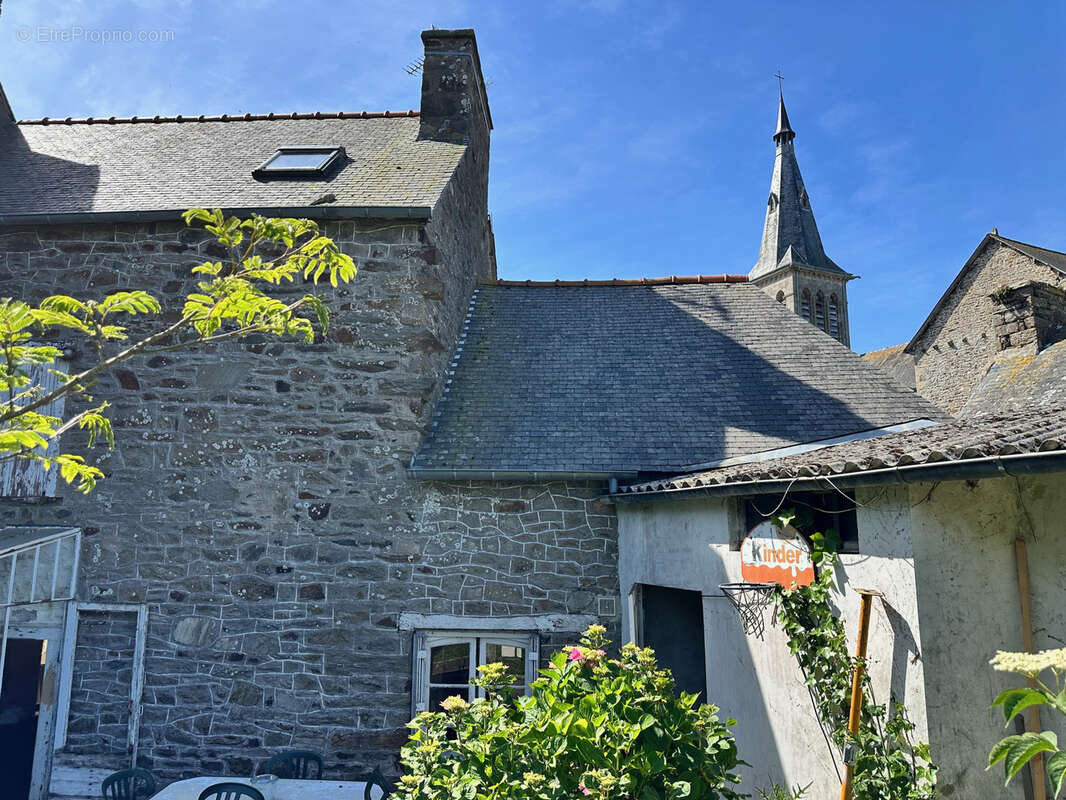 Maison à MATIGNON