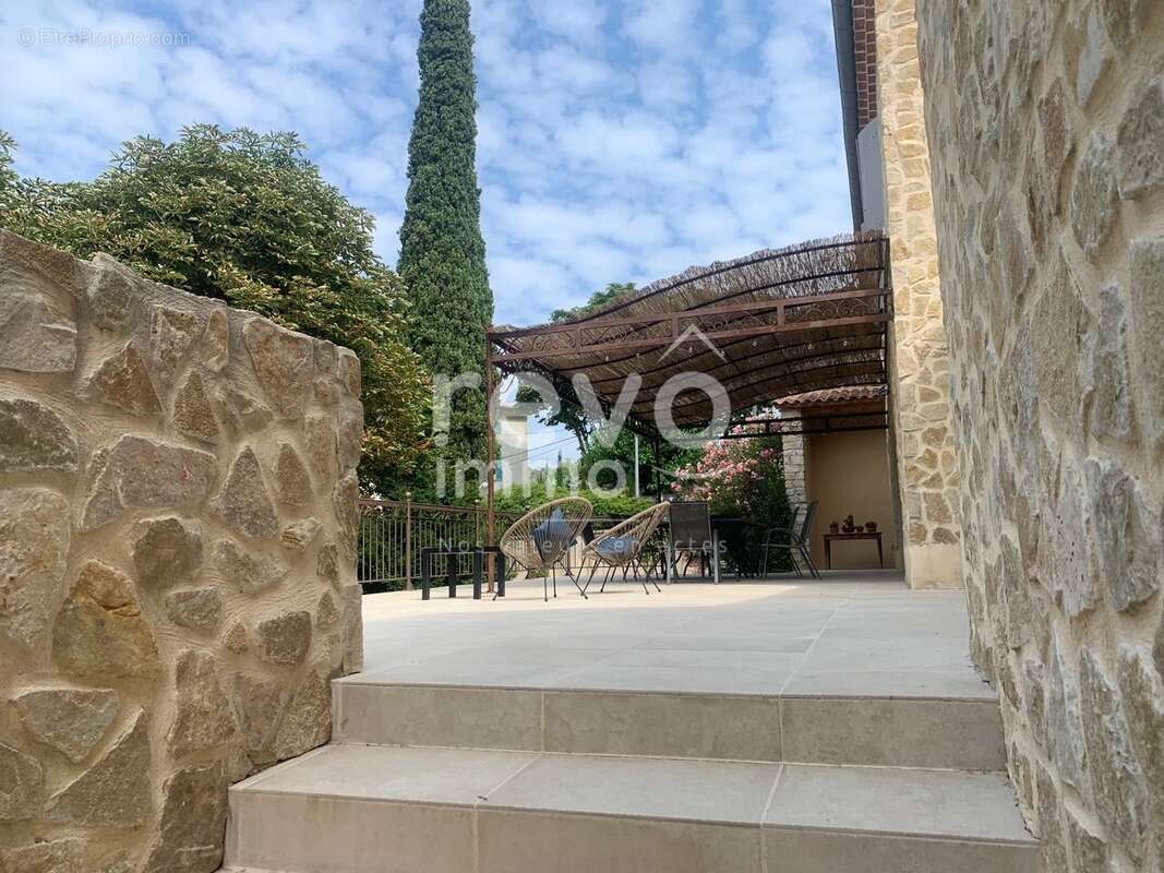 Maison à BUIS-LES-BARONNIES