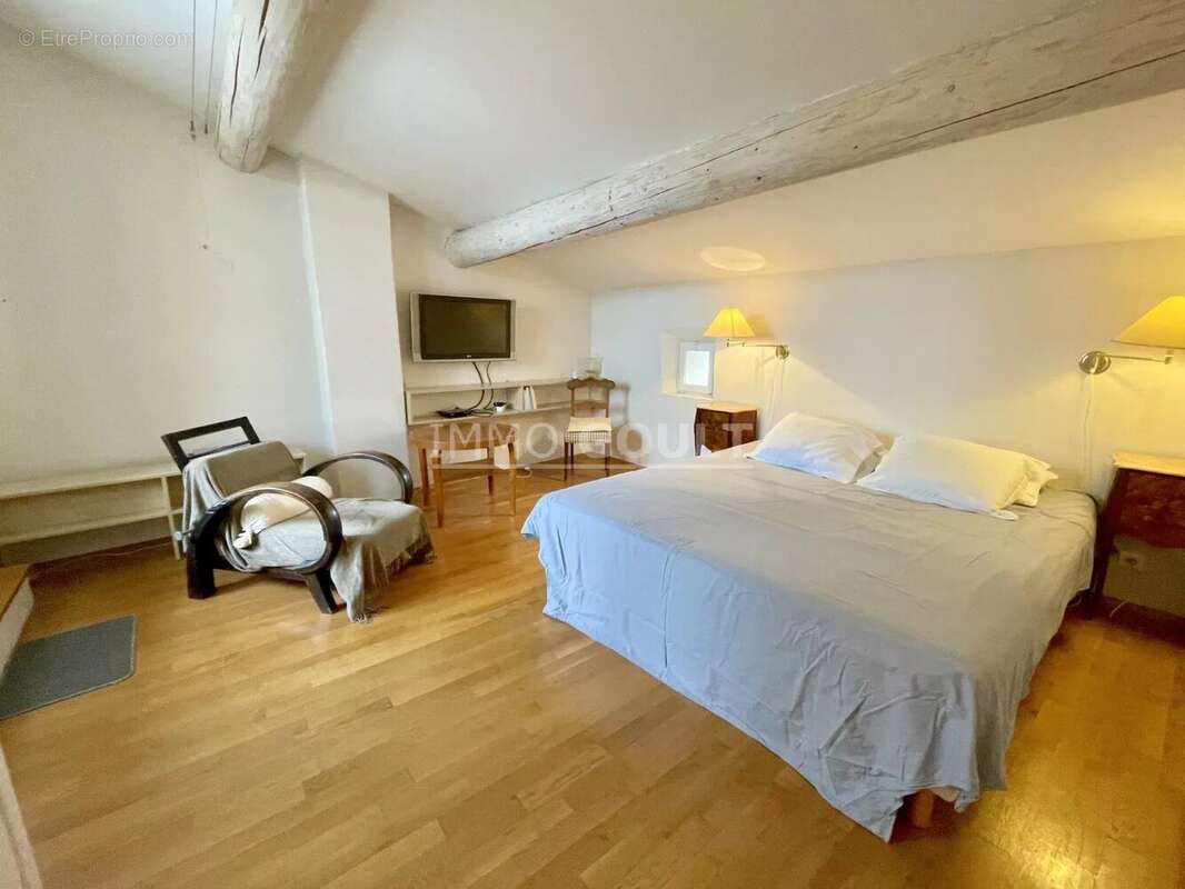 Maison à SAINT-SATURNIN-LES-APT