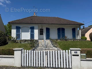 Maison à L'HUISSERIE