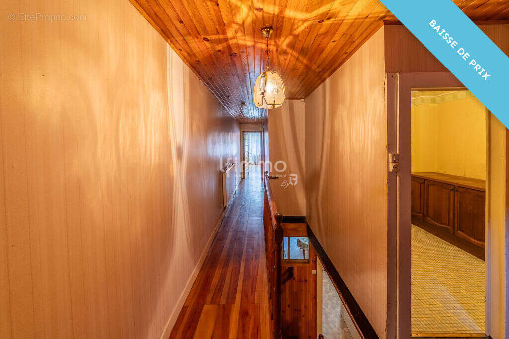 Maison à MAIZIERES-LES-VIC