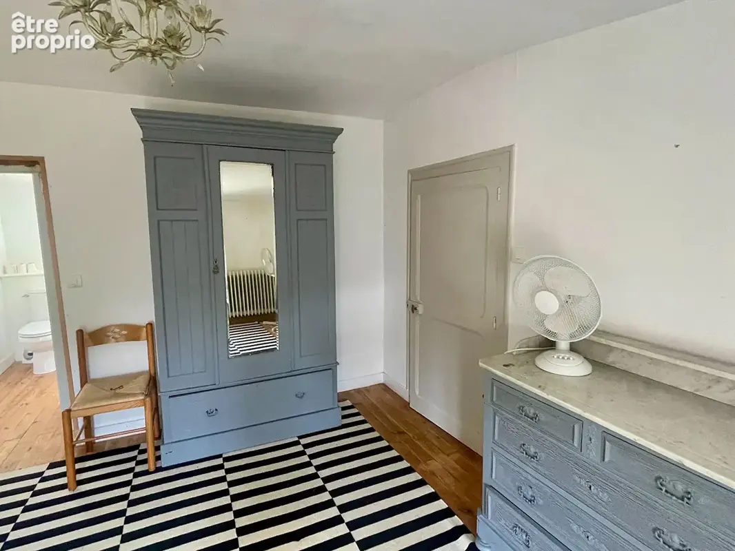 Maison et maison d'amis en centre ville LOULAY, tout à l'égout - photo 5