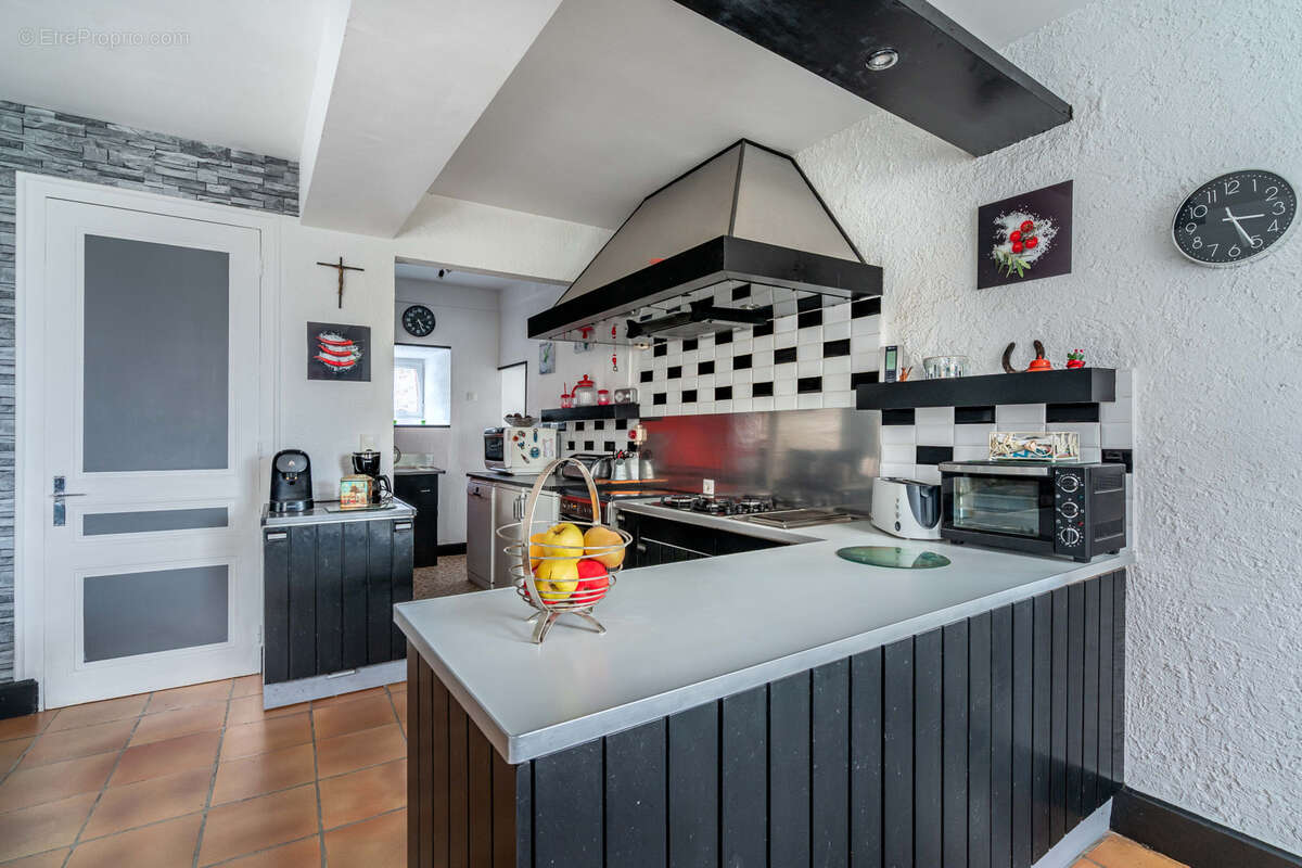 Maison à SAINT-SYMPHORIEN-SUR-COISE