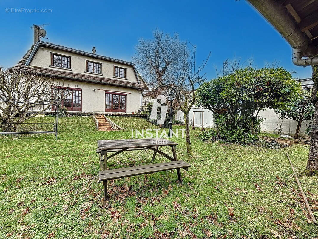 Maison à LIVRY-GARGAN